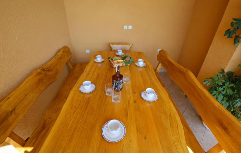 Apartmani Mirjana - Bed and Breakfast Tribanj