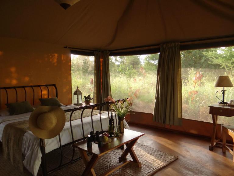 Ikweta Safari Camp - B&B Maua