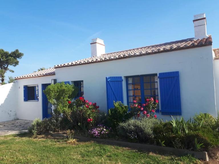 Belle maison familiale à 3 minutes de la plage - Bed and Breakfast L'Épine
