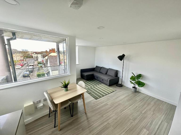 Modern Flat in Leigh Broadway - Ferienwohnung Leigh-on-Sea