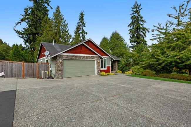 Pet Friendly and Spacious Valley View Family Home - Bed and Breakfast Snohomish
