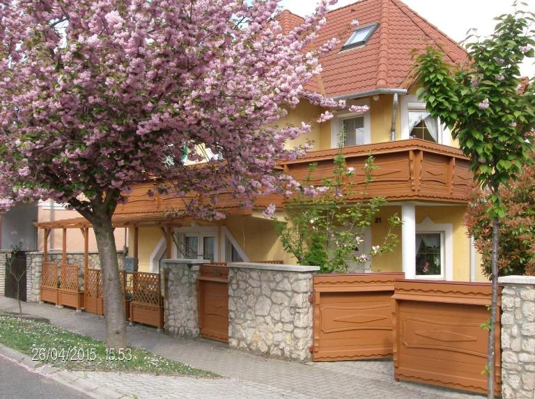 Zsuzsanna Ház - Ferienwohnung Hévíz