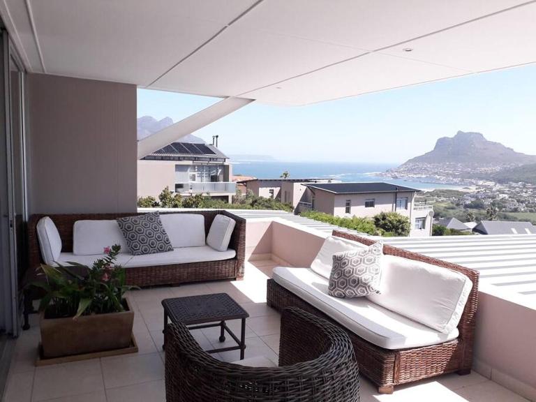 Luxury 12 bed villa, amazing views, solar power - B&B Cape Town