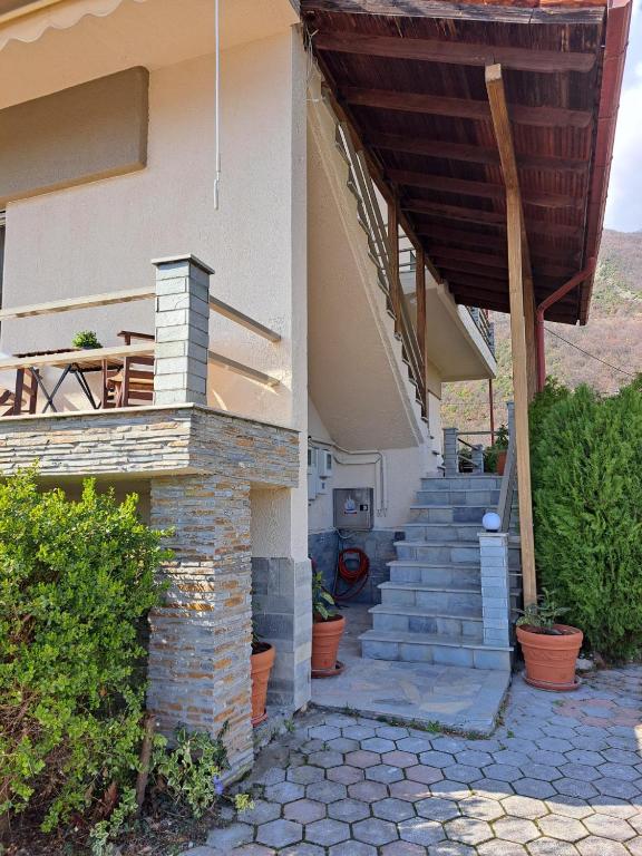 Pnoe Apartments - Ferienwohnung Loutráki