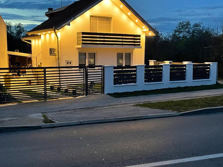 Kuća za odmor Erdelji - Bed and Breakfast Vardarac