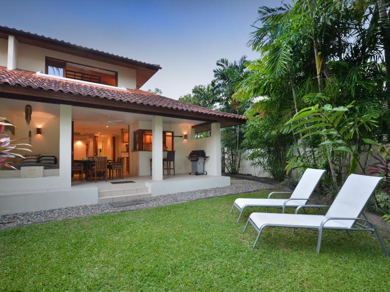 Surya Villa 1 - On Four Mile Beach - B&B Port Douglas