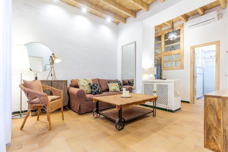 Alohamundi Castilla IV - B&B Sevilla