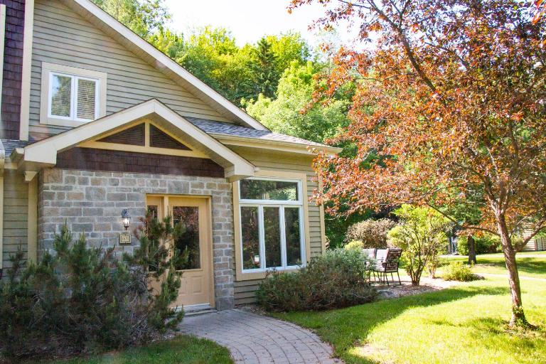 Townhouse in Tremblant - Ferienwohnung Mont-Tremblant