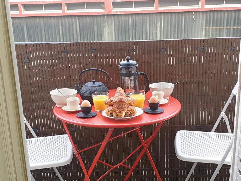 Amazing apartment a stone's throw from the City of Lights - Paris - B&B Clichy