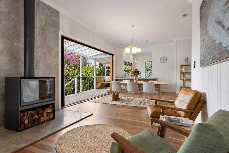 Fuller Holidays - Daisy's Beach House - Burns St Byron Town - Chambres d'hôtes Byron Bay