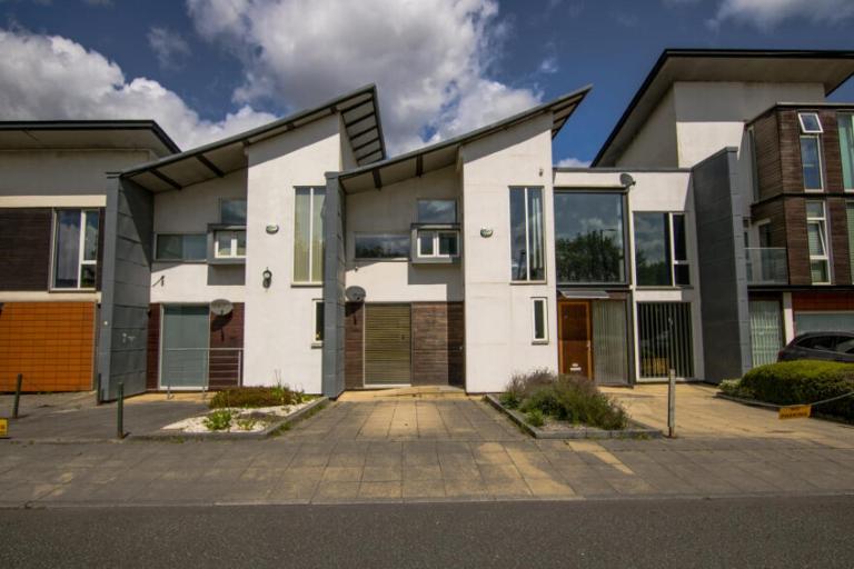 Exquisite three bedroom house - Bed and Breakfast Manchester