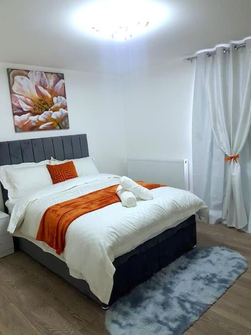 Holiday Let - Entire modern home in Medway - B&B Gillingham