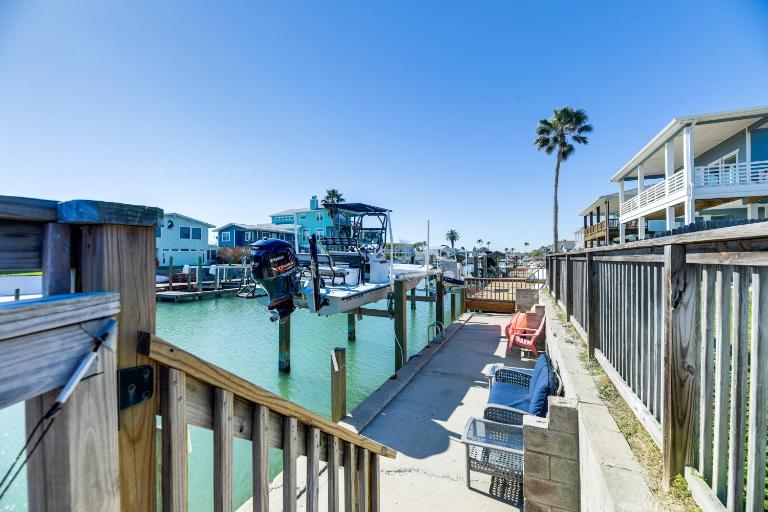 Dock & Bay Access: Rockport Home on Canal - Ferienwohnung Rockport