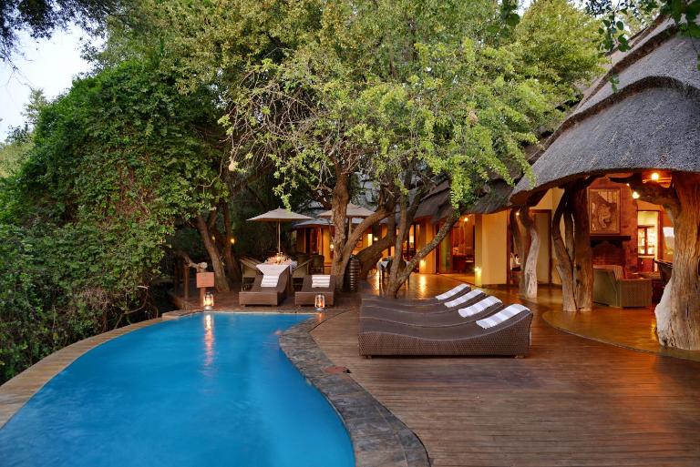 Motswiri Private Safari Lodge - B&B Madikwe Game Reserve