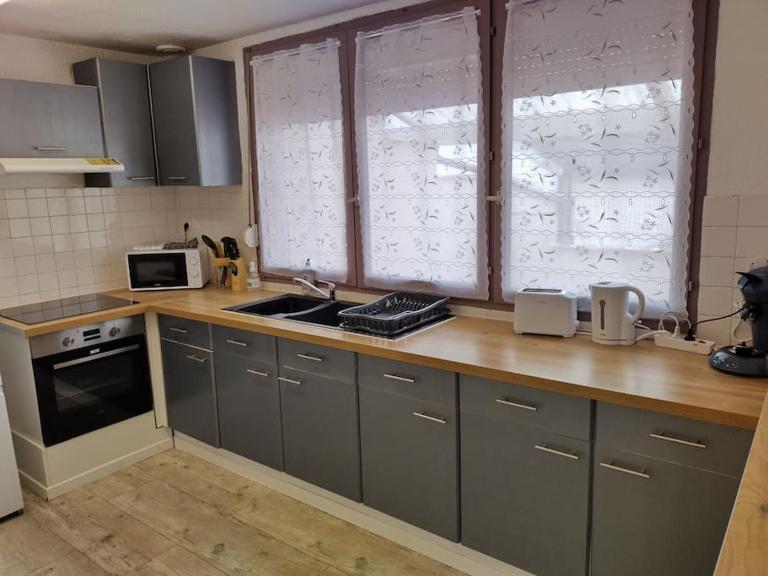 Spacieux appart 5 mins de valenciennes et garage - B&B Anzin