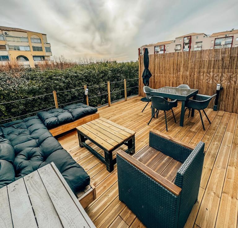 BEACH HOUSE 100M PLAGE, SUR LE PORT. - B&B Frontignan