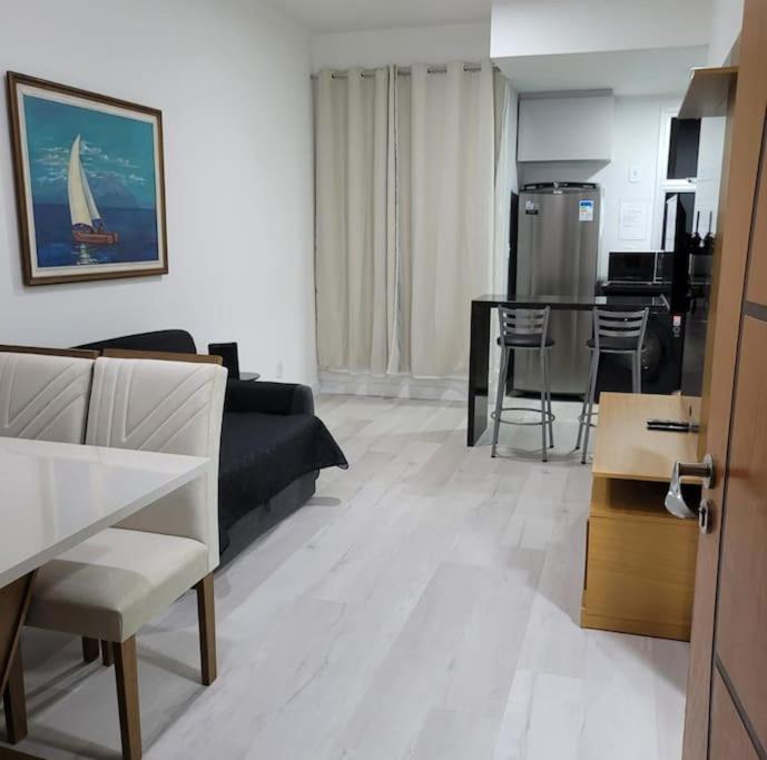 Flat recém-reformado e bem localizado - Chambres d'hôtes Vitória