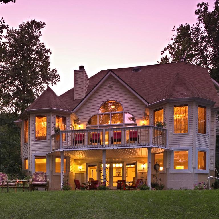 Cherry Valley Manor - Bed and Breakfast Stroudsburg