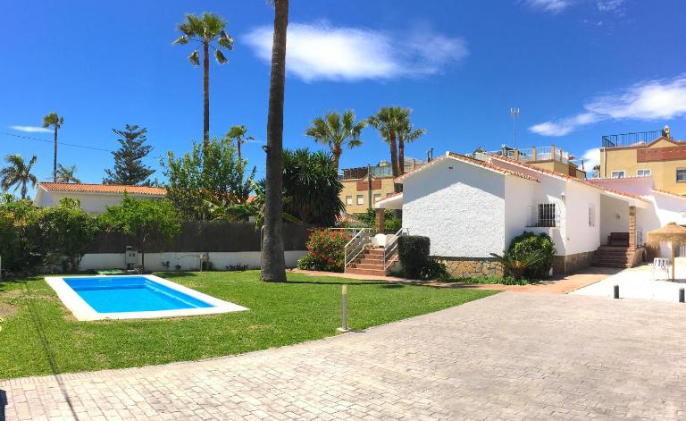VILLA DEL SOL Beach Premium 9PAX - B&B Rincón de la Victoria