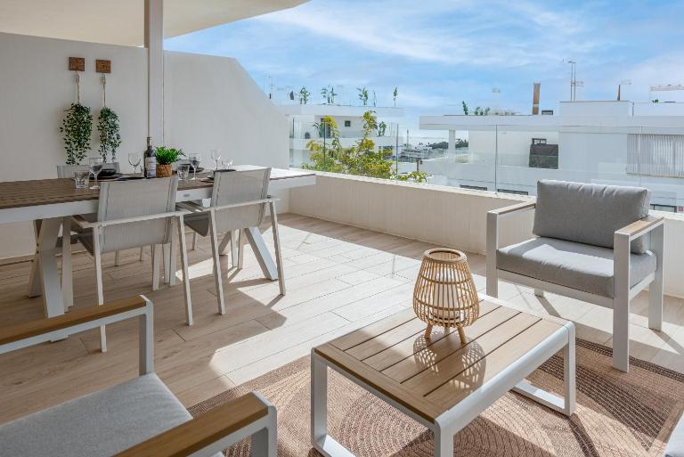 Casa Bahía Bliss at ONE80 suites, Estepona - B&B Estepona