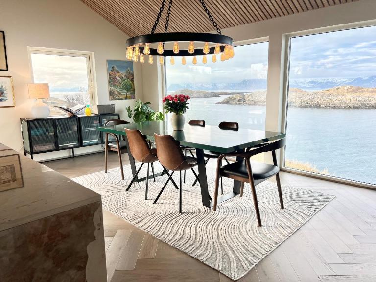 Villa Bluebird-Exclusive 5 bedroom 3 bathroom - B&B Henningsvær