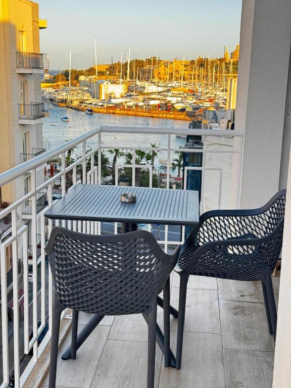 Harmony Apartment - Bed and Breakfast Gżira
