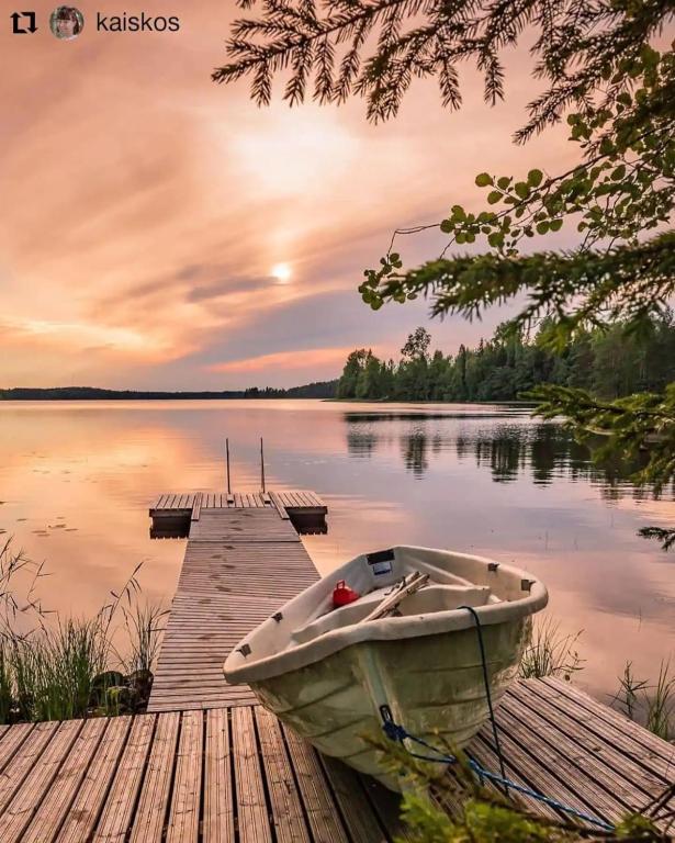 Beautiful and spacious lakeside cottages - B&B Imatra