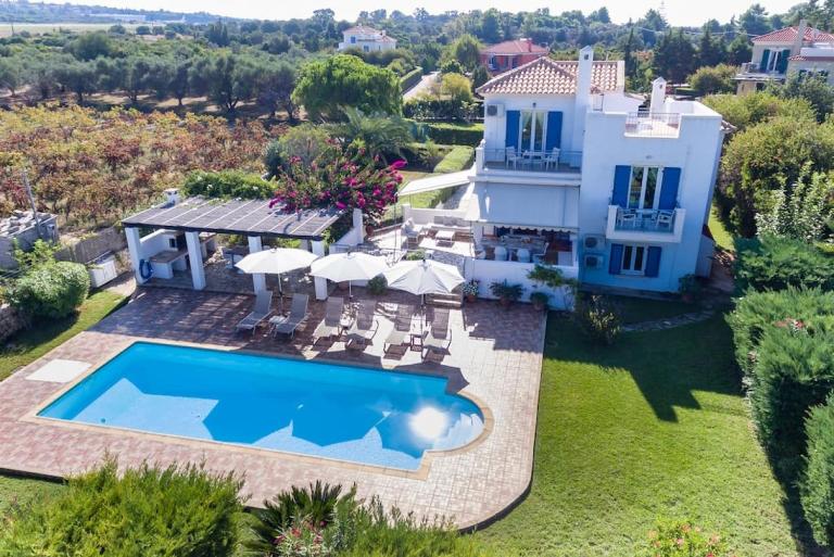 Villa Zephyros, 7 minute walk to Eglina Beach - B&B Minia