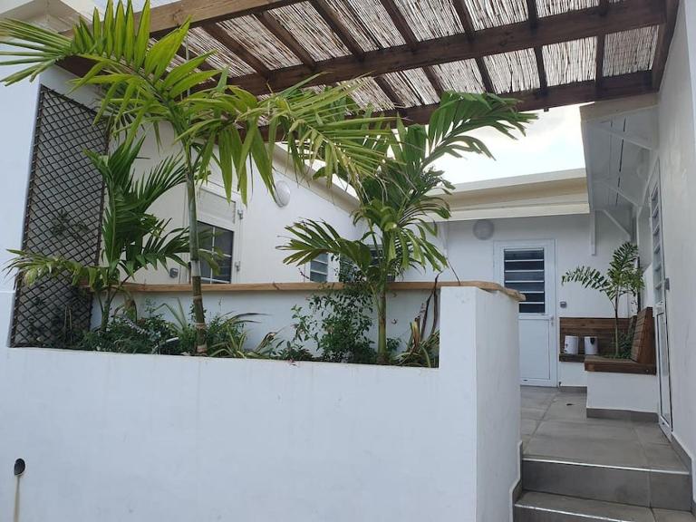 3 studios autour d'un patio commun - Ferienwohnung Saint-Denis
