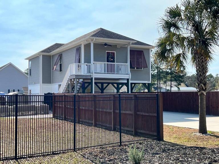 Murrels Inlet House Private Heated Saltwater Pool - B&B Myrtle Beach