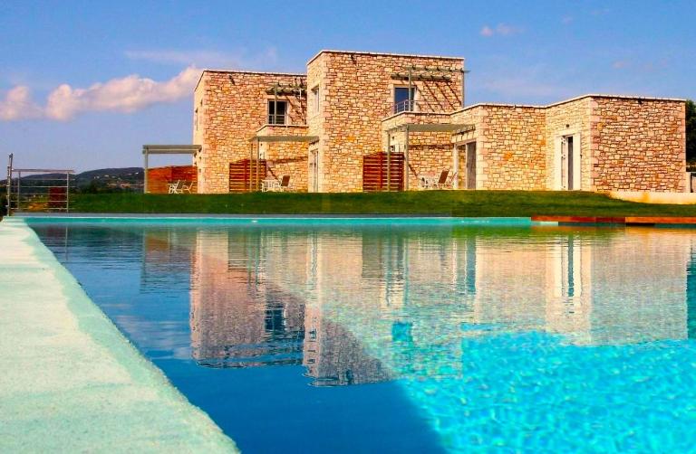 Stone Bay Houses in Messinia Kalamaki Beach Area - B&B Khránoi