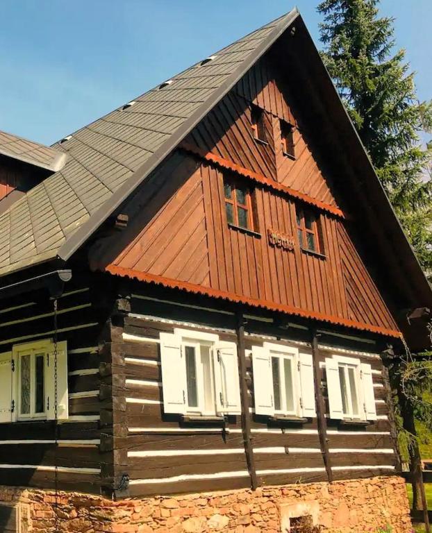 Dům U Dvou Líp / The Two Lime Trees - Bed and Breakfast Javorník