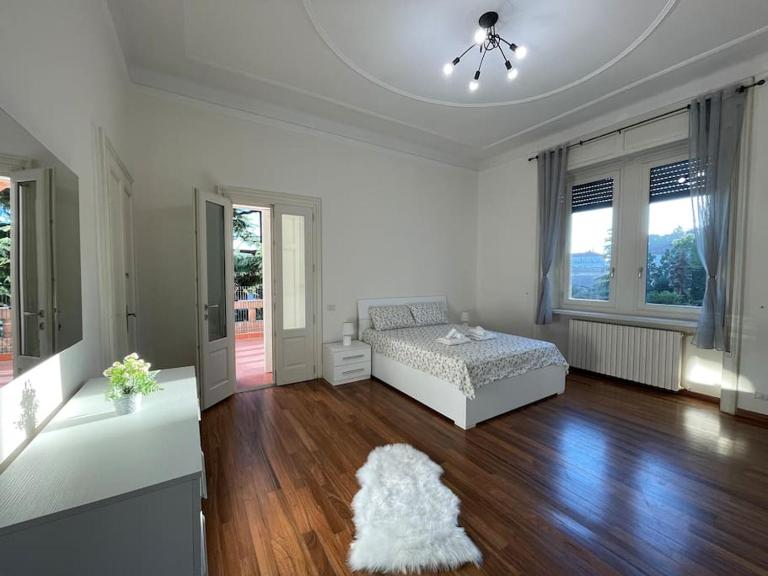 BG Central President Suite con parcheggio - Vista Città Alta - B&B Bérgamo