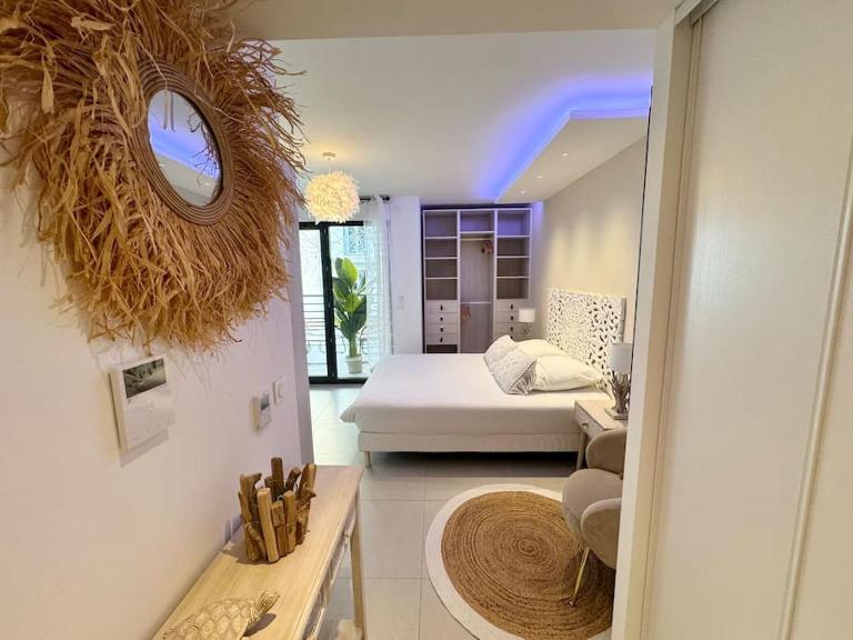 Magnifique studio bohème neuf cœur de ville - Chambres d'hôtes Antibes
