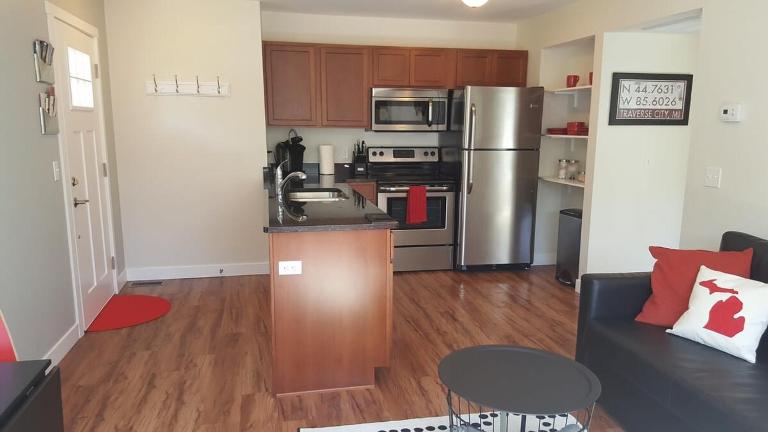 Heart of Traverse City Condo near Hospital - B&B Traverse City