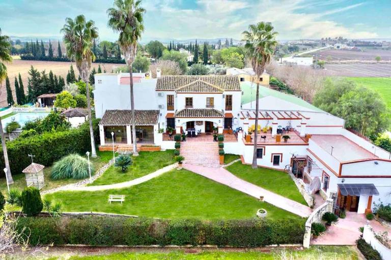 Casa Rural de Campo con Piscina en la Sierra de Cádiz - Chambres d'hôtes Villamartín
