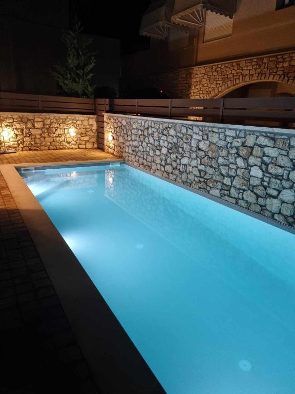 Lydia's Inn 1 - Private pool, near Xylokastro - Chambres d'hôtes Melíssi