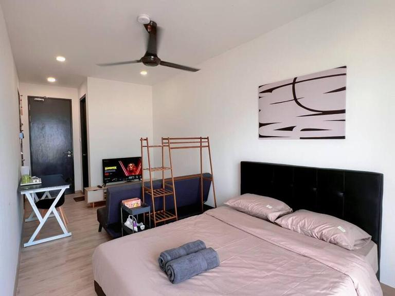 2PX Studio @ Emporis Near Segi Uni, MRT KotaDamansara, IKEA, 1Utama & Tropicana Garden Mall - B&B Petaling Jaya