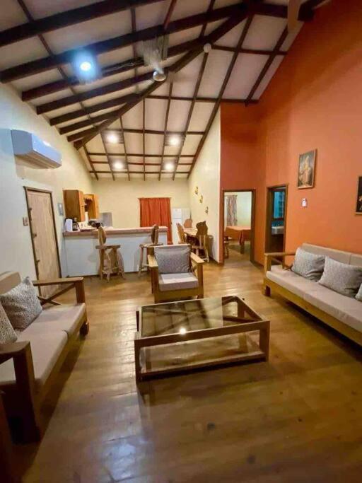 Casa Café Roatan, Honduras - B&B Punta Blanca