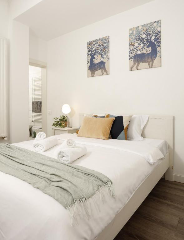 City center studio - Bed and Breakfast Boekarest