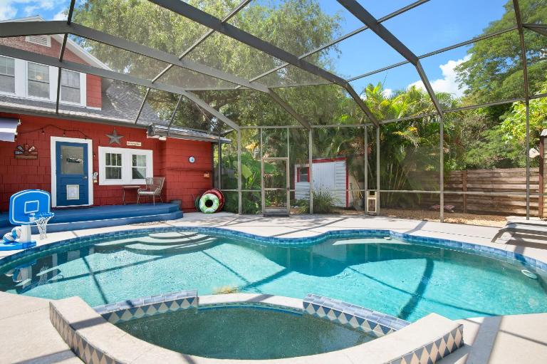 Ville Villekulla! Private pool home near Historic Palmetto! - B&B Palmetto