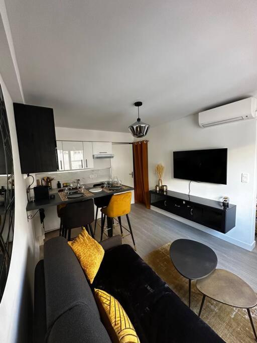 Joli F2, 7 min de la gare - Ferienwohnung Cannes
