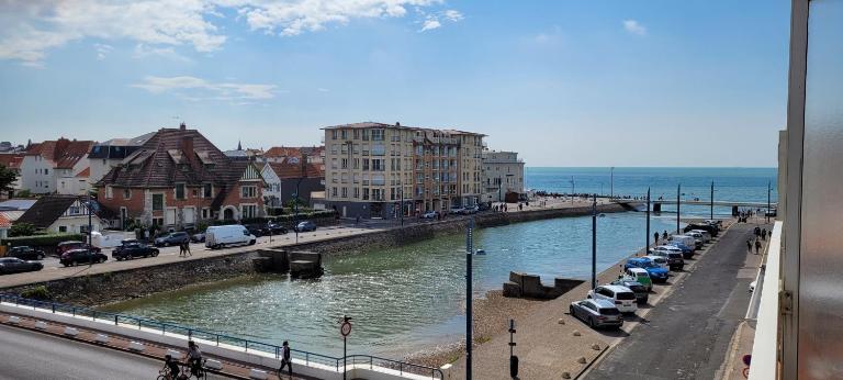 Une jolie vue - Appt 2 pièces Vue mer Balcon sud - Ferienwohnung Wimereux