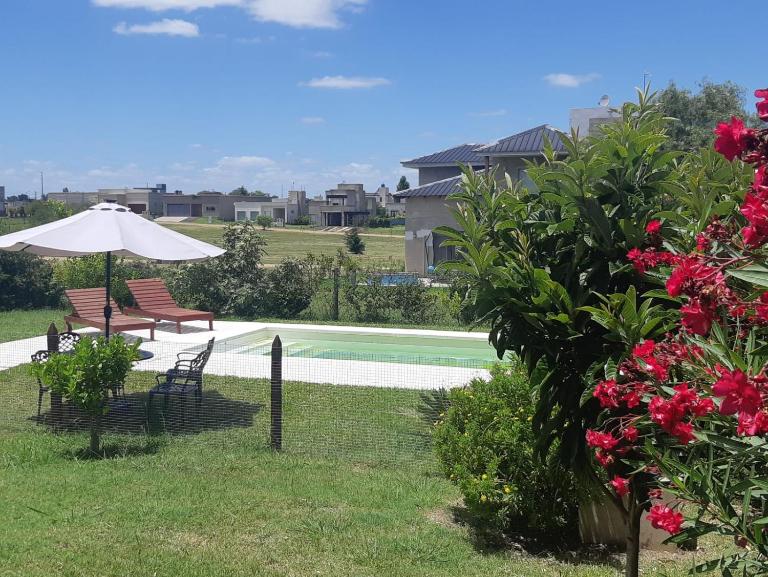 Hermosa casa, calidad y tranquilidad garantizada - B&B Concepción del Uruguay