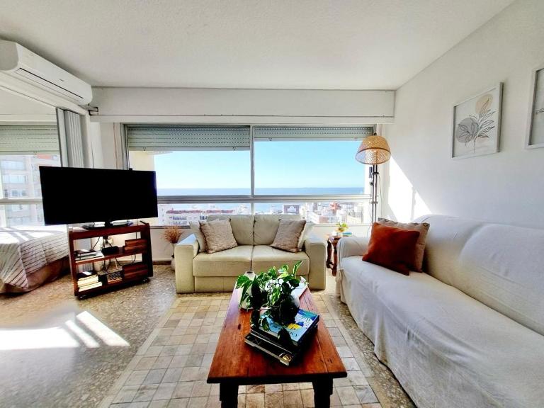 Vista al mar y ambiente acogedor en el corazón de Punta del Este - B&B Punta del Este