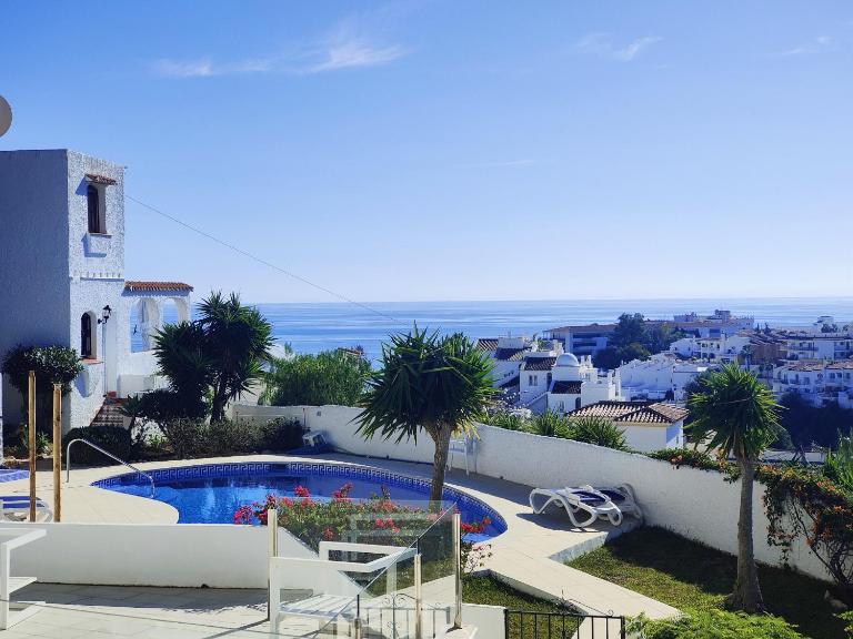 AP393 - Los Almendros - Bed and Breakfast Nerja