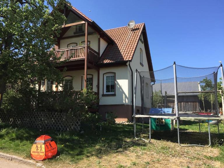 Charmantes Ferienwohnung Ferienhaus in Aalen - 5 Min zum Zentrum - Chambres d'hôtes Aalen