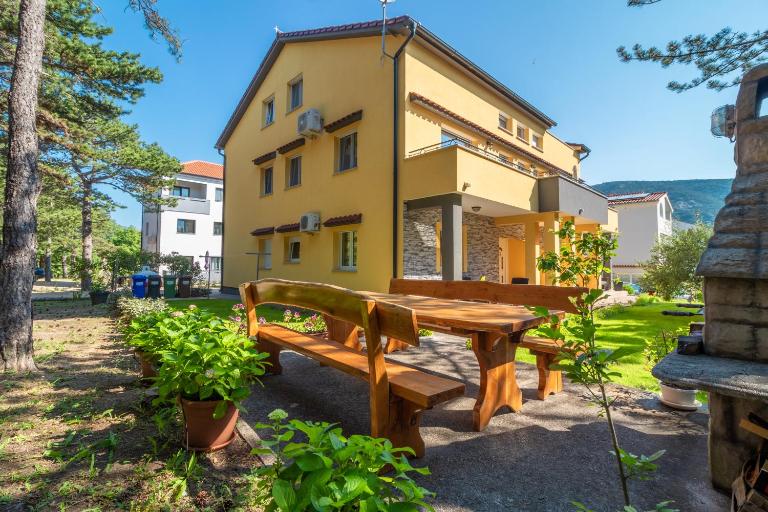Apartments Gracia - B&B Baška