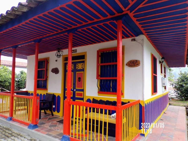 El Madrigal Cabin - Adorable 2-bedroom guesthouse - B&B Salento