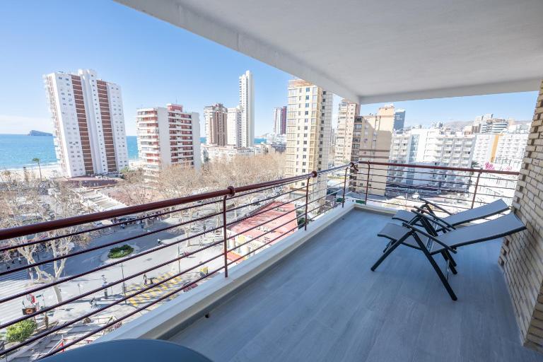 Apartamento con terraza a 1 minuto de la playa - Ferienwohnung Benidorm
